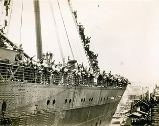 La Mauretania a Sydney, maggio 1940