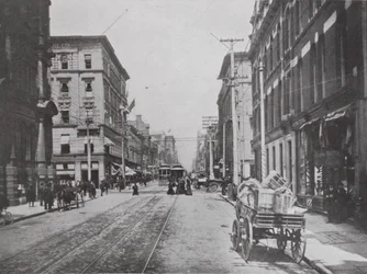 Guardando su Yonge Street, angolo di King, Toronto