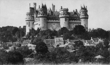 Cartolina del castello di Pierrefonds, circa 1900