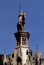 Statua equestre di Cansignorio della Scala, Tomba di Cansignorio della Scala, opera di Bonino da Campione, Tombe degli Scaligeri, Verona