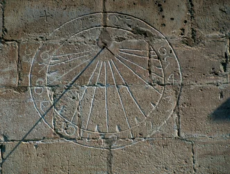 Meridiana, dettaglio dalla Chiesa di Santa Maria la Major, Montblanc, Catalogna (dettaglio)
