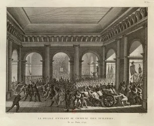 Le persone che entrano nel Palazzo delle Tuileries