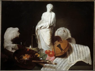 Gli attributi delle Arti: tavolozza del pittore, violino, spartiti, scultura. Dipinto di Pierre Subleyras