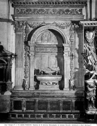 Monumento ad Antonio Roselli