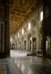 Vista della navata centrale della Basilica di San Giovanni in Laterano