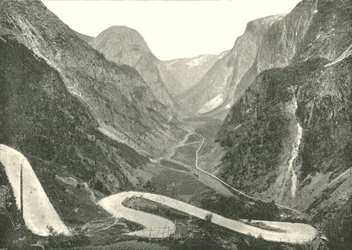 La strada a zig-zag e le cascate, Stalheim, Norvegia, 1895