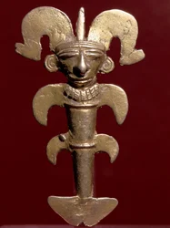 Arte precolombiana, civiltà Quimbaya (Colombia): pendente antropomorfo in oro. 400-1400 d.C. Bogotà, Museo dell