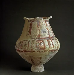 Civiltà etrusca: vaso di terracotta proveniente dalla necropoli della Mattonara (Civitavecchia), Lazio. VII-VI secolo a.C. Roma, Museo Nazionale Preistorico Etnografico Luigi Pigorini