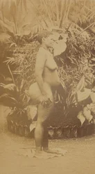 [Donna sudafricana, nuda]
