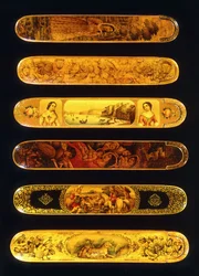 Sei qalamdan in cartapesta laccata policroma (XIX secolo)