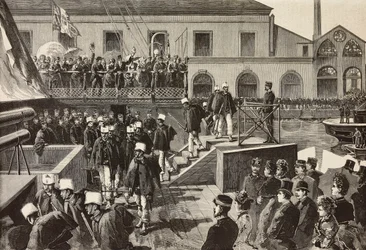 Soldati italiani che salgono a bordo della nave Washington, Napoli, Italia, terza spedizione italiana nel Mar Rosso, incisione da un disegno di Quinto Cenni e schizzo di M Del Don, da L
