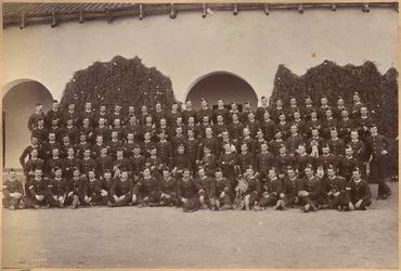 B. c/o Reggimento Devonshire, Jhansi (recto)