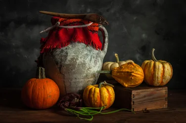 Natura morta del raccolto autunnale