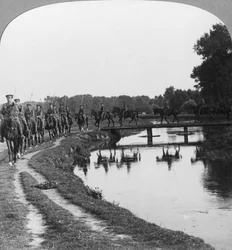 Un reggimento di cavalleria di Allenby dietro la linea, Ypres, Belgio, Prima Guerra Mondiale