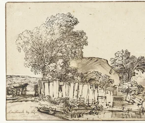 Cottage con staccionata bianca tra gli alberi