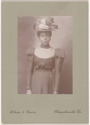 Ritratto di donna, c. 1910 (foto)