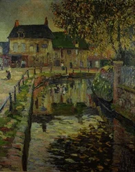 Canale attraverso un villaggio