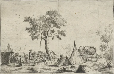 Accampamento con una tenda appuntita