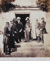 Gruppo al quartier generale, da un album di 52 fotografie associate alla guerra di Crimea, 1855