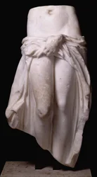 Afrodite che tiene i suoi vestiti, da Tripoli, c.370-24 a.C.