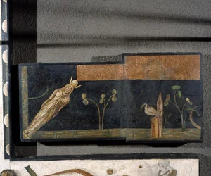“Asarotos” (Pavimento non spazzato) Frammenti di mosaico firmati da Harakliton, Roma, II secolo d.C.