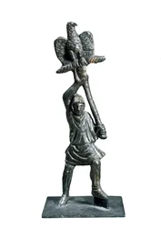 Statuetta in bronzo rappresentante un portabandiera, da Alba Fucens (regione Abruzzo, Italia)