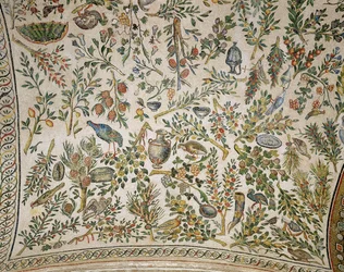 Decorazione del soffitto con fiori e uccelli