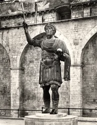 Statua colossale possibilmente dell