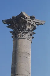 Colonna con capitello corinzio dal ninfeo, romano, II secolo