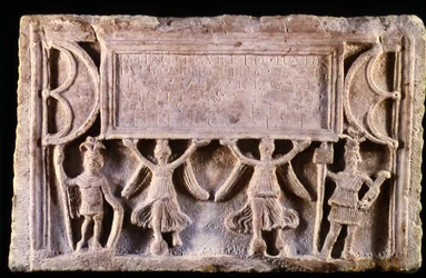 Lastra di distanza, 142-180