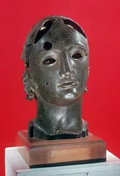 Testa di Apollo, da Nimes, I-II secolo