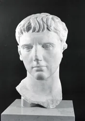 Testa di Cesare Augusto (63 a.C.-14 d.C.)