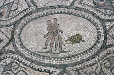 Ercole e Anteo, dal pavimento della 