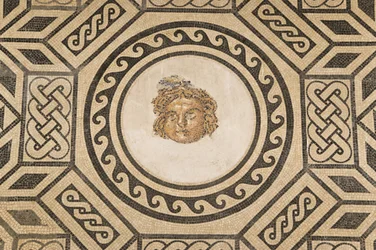 Mosaico di Medusa, nella Sala dei Mosaici nell