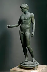 Arte romana: Efebo. Scultura in bronzo dopo un originale greco, da Pompei