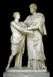 Arte romana: «Oreste ed Elettra». Scultura in marmo del I secolo d.C. Dalla collezione Ludovisi, dimensioni: 192 cm. Roma, Museo Nazionale Romano (o delle Terme), Italia. Oreste ed Elettra. Scultura in marmo, altezza: 210 cm, periodo imperiale romano (27