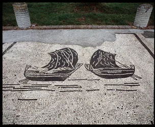 Arte romana: Mosaico delle navi della Corporazione dei marinai, Piazza delle Corporazioni