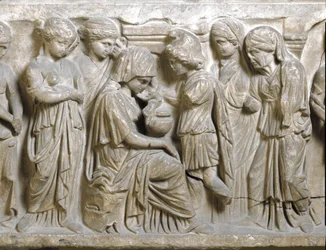Antichità romana: "La tristezza di Fedra innamorata e respinta da Ippolito" Bassorilievo di sarcofago detto "Fedra e Ippolito". III secolo d.C. Palermo, Museo Archeologico Nazionale