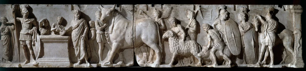 Arte romana: altare di Domizio Enobarbo. 100 a.C. Scena di sacrificio al dio Marte. Rilievo in marmo. Altezza 2,05 m. Parigi, Museo del Louvre