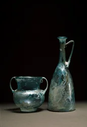 Arte romana: bottiglie di vetro. I e II secolo d.C. Museo Nacional de Arte Romano Madrid