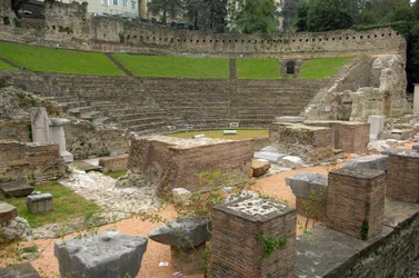 Arte romana: veduta del teatro romano (I secolo a.C.), Trieste, Italia