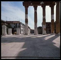 Arte romana: vista del Campidoglio (capitolium), 73 d.C., Brescia, Italia