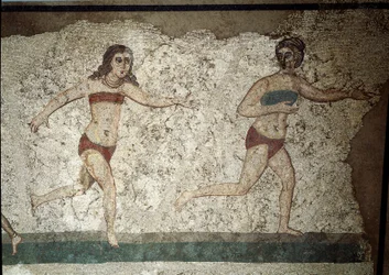 Arte romana: giovani romani impegnati in esercizi fisici. Indossano un perizoma intorno ai reni e uno strophium (antenato del reggiseno) sul petto. Dettaglio di mosaico 315-350 d.C. Piazza Armerina, Villa Romana del Casale
