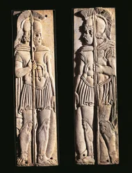 Civiltà romana, coppia di intagli in osso di guerrieri, da Praeneste, Regione Lazio, Italia