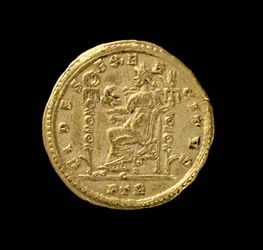 Solido (rovescio) di Costantino I, il Grande (306-337 d.C.) raffigurante Fides seduta a sinistra sul trono. Iscrizione: FIDES EXERCITVS
