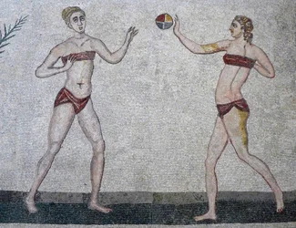 Giovani donne in bikini, Villa Romana del Casale, Sicilia, 315-350 d.C. (mosaico)