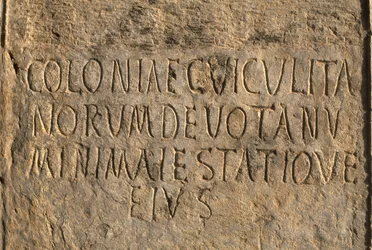 Iscrizione latina con il nome della colonia Cuicul, Alto Periodo Imperiale (27 a.C.-395 d.C.)
