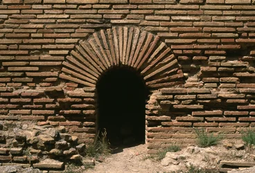 Bagni termali nordici, dettaglio di un muro di mattoni, Alto Periodo Imperiale