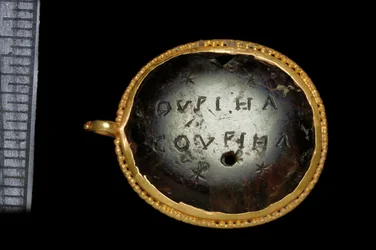 Pendente magico, III-IV secolo d.C.