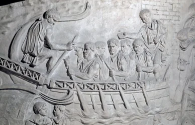 Arte romana: soldati romani su una galea sul Danubio durante la Prima Guerra in Dacia. Stampo del 1862 che riproduce i bassorilievi della colonna di Traiano (Colonna Traiana) a Roma costruita durante il regno dell
